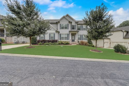 9215 Hollywood Dr, Gainesville, GA 30506-8075