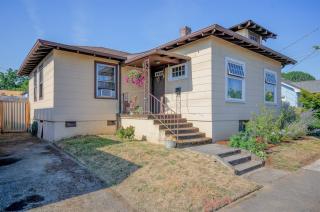 214 Shaver St, Portland, OR 97227-1424