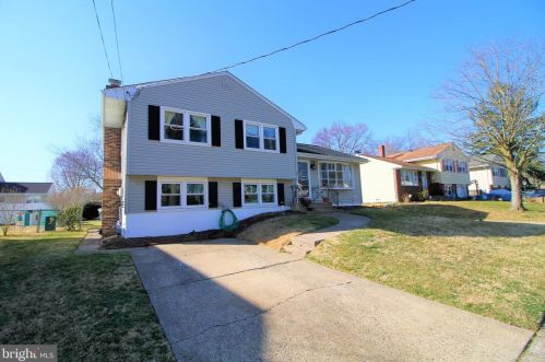 27 Valley View Rd, Trenton, NJ 08620-2640