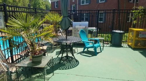 560 Goldsboro Rd, Atlanta, GA 30307-1546