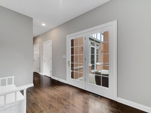 330 55th St, Willowbrook IL  60514-3015 exterior