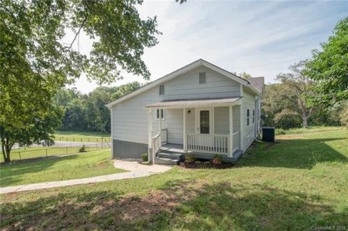 106 Dogwood St, Cramerton, NC 28032-1533