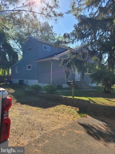 421 Champion Ave, Camden, NJ 08107-2001