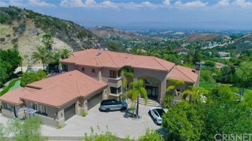 3240 Oakridge Ter, Calabasas, CA 91302-3201