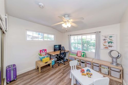 633 Neptune St, Anaheim CA  92804-2660 exterior