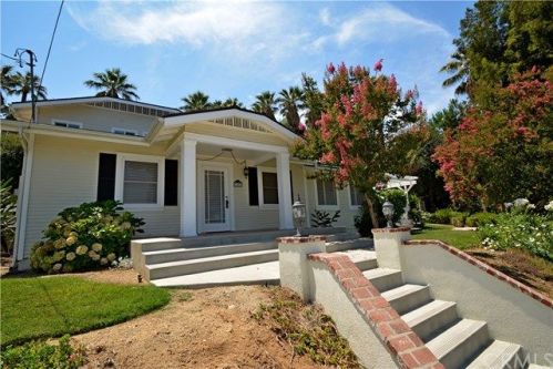 102 Crescent Ave, Redlands, CA 92373-6810