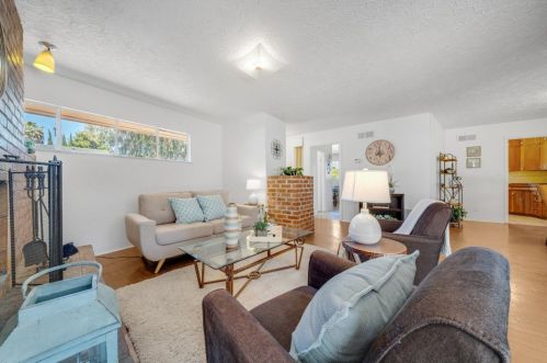 2190 Euclid Ave, Palo Alto, CA 94303-1703