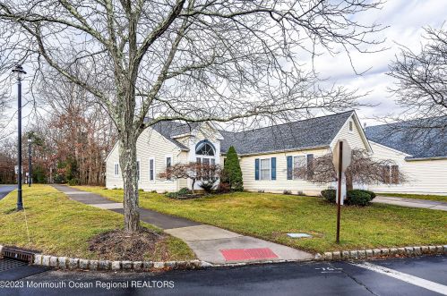 2 Baker Dr, Jackson Twp, NJ 08527-3903
