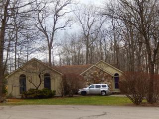 106 Edwin Cir, Franklin, PA 16323-1986