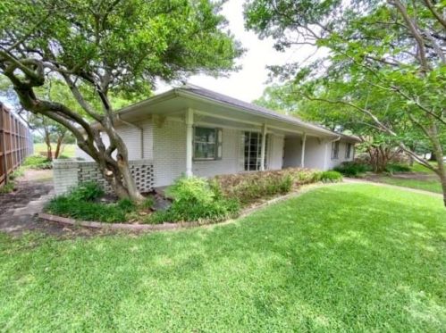 3151 Chapel Downs Dr, Dallas TX  75229-5834 exterior