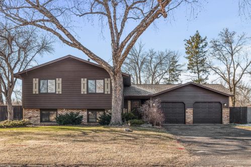 7801 82nd Ave, Minneapolis, MN 55445-2430