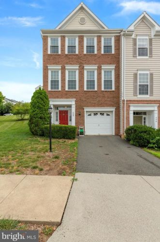 508 Doyle Ter, Leesburg, VA 20176-1820