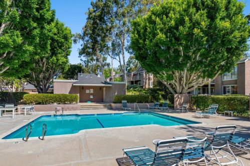 8 Highland Vw, Irvine CA 92603-3705 exterior