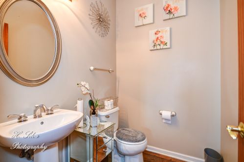 708 Bay Shore Dr, Pingree Grove IL  60140-9144 exterior