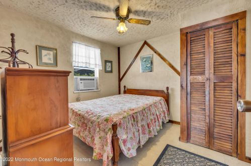 139 Princeton Ave, Lavallette NJ 08735-2635 exterior