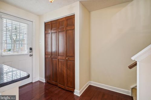 8420 Red Eagle Ct, Lorton, VA 22079-3048
