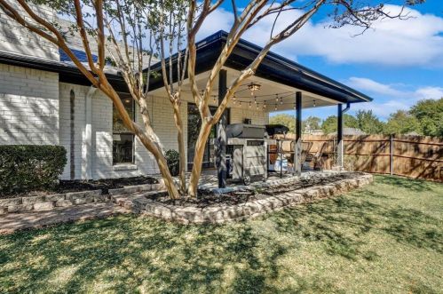 8708 Lake Country Dr, Fort Worth TX  76179-2802 exterior