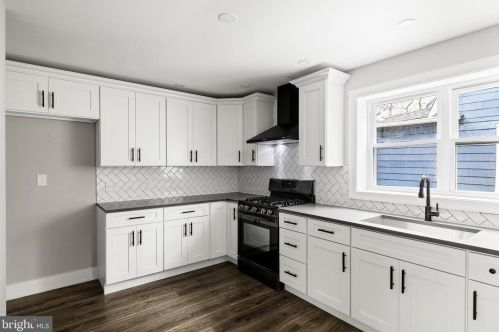 9 Ogden Ave, Camden NJ  08108-2016 exterior