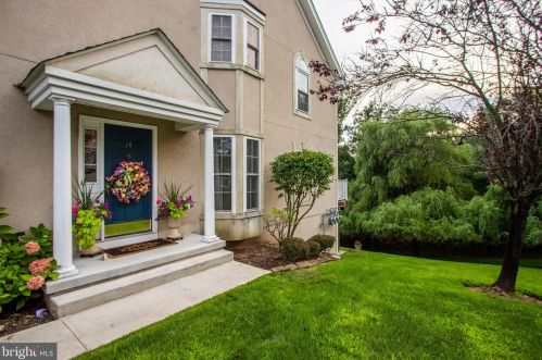 14 Magnolia Way, Paterson, NJ 07508-3104