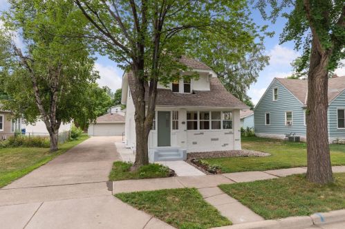 1221 4 St, Saint Paul MN  55106-5309 exterior