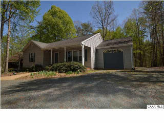 7 Sandy Beach Ct, Bybee, VA 22963-3360