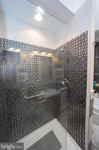 5726 12 St, Philadelphia PA 19141-4111 exterior