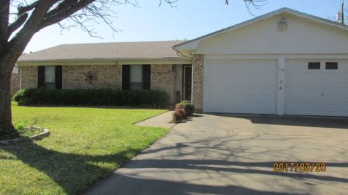 110 Parkview Dr, Fife, TX 76825-5319