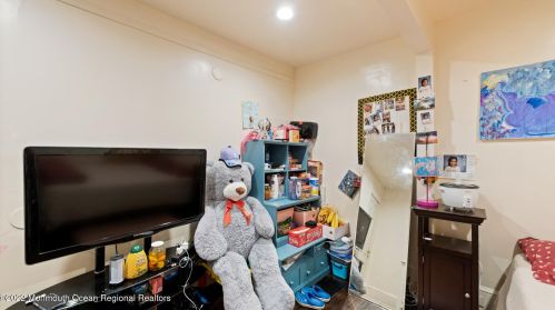 1512 Summerfield Ave, Tinton Falls NJ 07712-6918 exterior