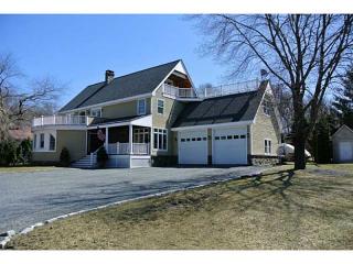 65 Spanker St, Jamestown, RI 02835-3034