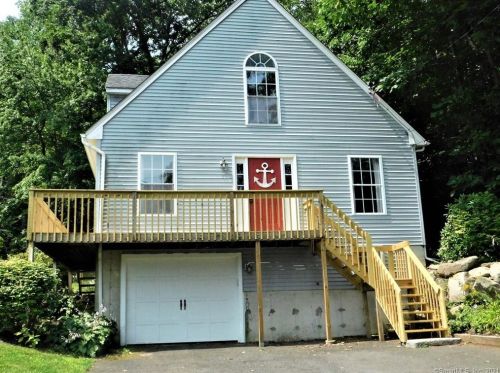 39 Lakewood Rd, East Hampton, CT 06424-1404