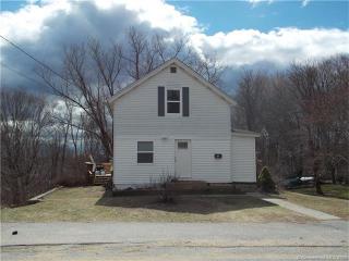109 Walnut St, Putnam, CT 06260-1739