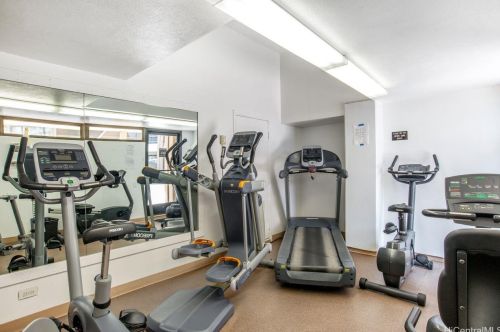 1778 Ala Moana Blvd, Honolulu HI  96815-1658 exterior