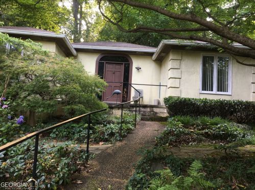 2553 Dellwood Dr, Atlanta, GA 30305-3517