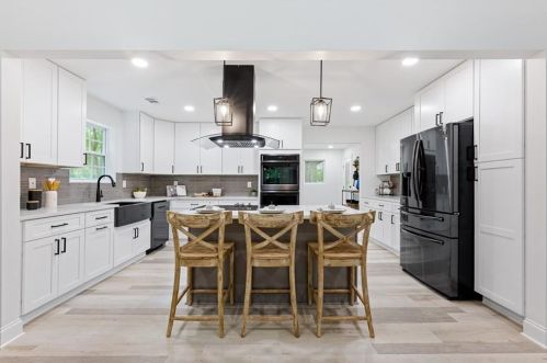 5000 Greentree Trl, Atlanta GA  30349-1736 exterior