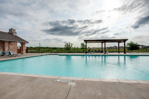 5329 Molasses Dr, Fort Worth TX  76179-8166 exterior