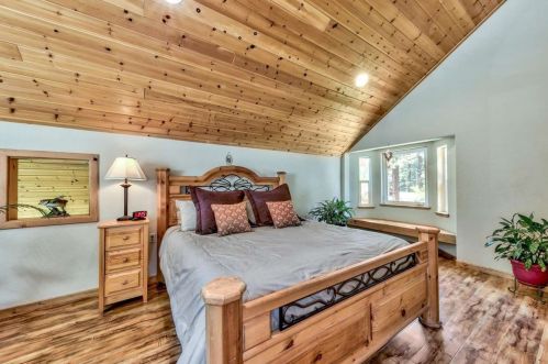 14575 Donnington Ln, Truckee CA  96161-2200 exterior