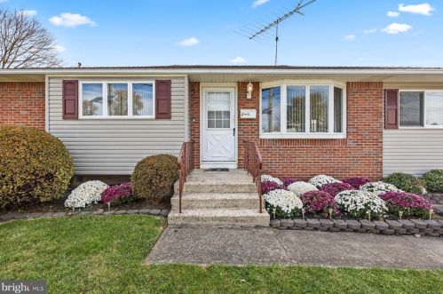 8 Duncan Dr, Trenton, NJ 08690-3108