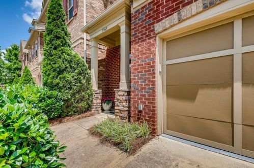 5569 High Point Rd, Atlanta GA  30342-5038 exterior
