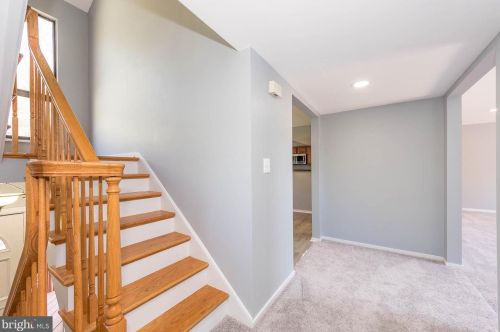 5612 Thicket Ln, Columbia MD  21044-2527 exterior