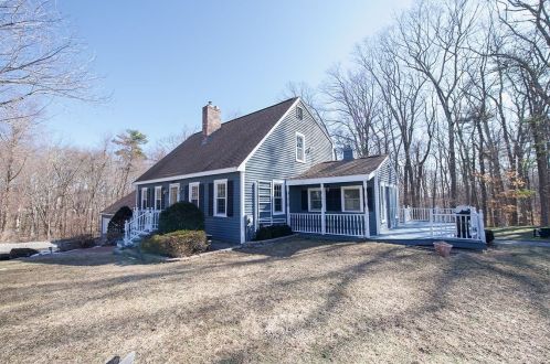 5 Geisser Ln, Sandown, NH 03873-2343