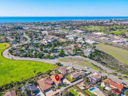 2063 Grandview St, Oceanside CA  92054-5618 exterior
