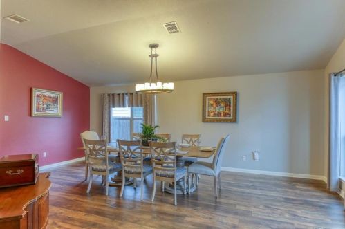 13216 Pecan Hill Cv, Webberville, TX 78653-5136