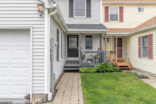 15 Lakeview Ter, Wantage, NJ 07461-1514