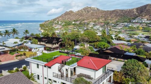 4126 Papu Cir, Honolulu HI  96816-4837 exterior