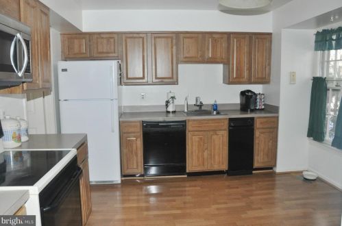 8963 Omega Ct, Springfield VA  22152-2188 exterior