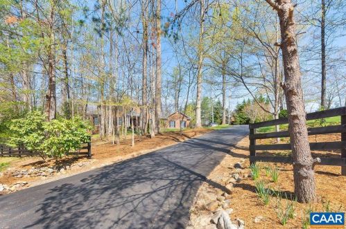 2454 Ivy Springs Ln, Charlottesville, VA 22901-8116