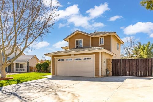 2742 Minford St, Lancaster, CA 93536-6444
