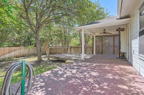 8717 Copano Dr, Austin TX  78749-3886 exterior