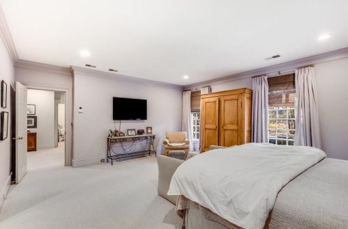 3229 Arden Rd, Atlanta GA  30305-1936 exterior