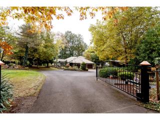 3710 Hillside Dr, Portland, OR 97267-5834